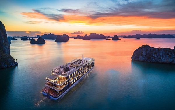 Tour Du Thuyền Hạ Long 5 sao Heritage Cruise 4 Ngày 3 Đêm